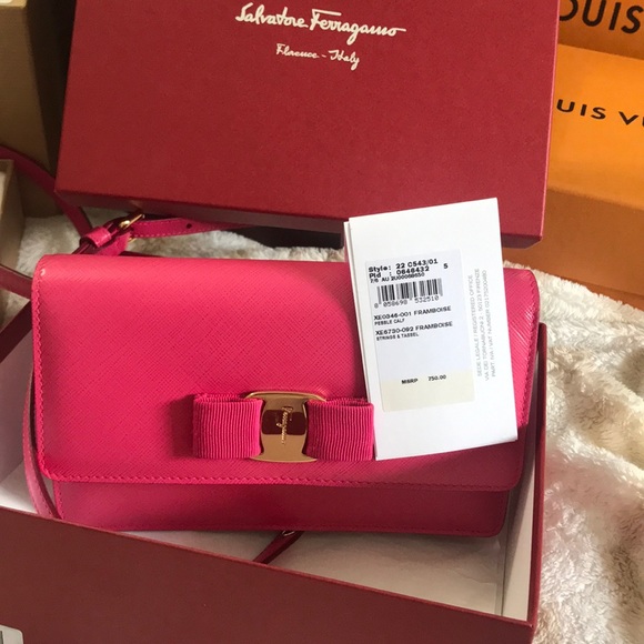 Authentic Salvatore Ferragamo Epi belt bag - Picture 7 of 8